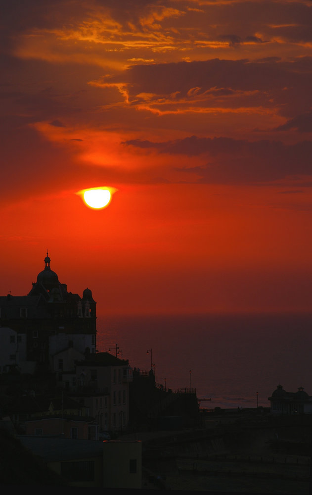 Cromer sunset before the sun fell behind the building