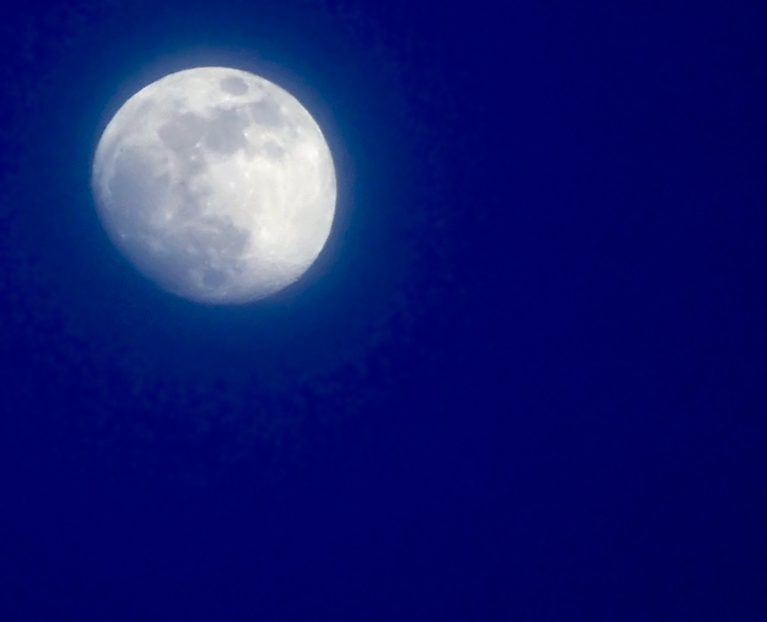 Noisy moon