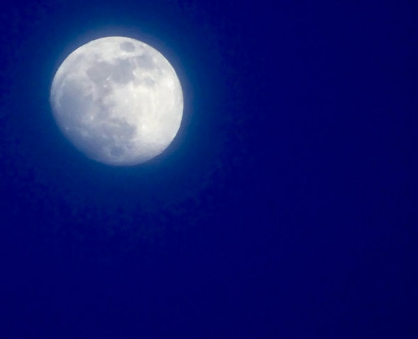 Noisy moon