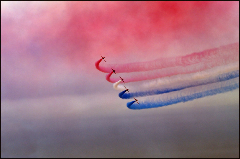 Red Arrows Pulling G