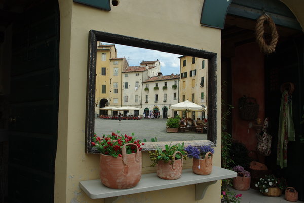 a mirror image of Lucca