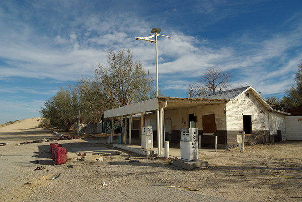 Derelict petrol station, Burro Bend, California