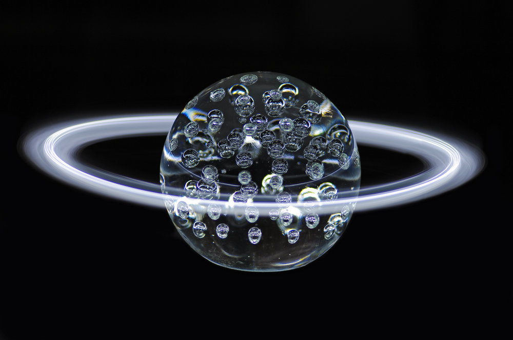 Light Rings around a Paperweight