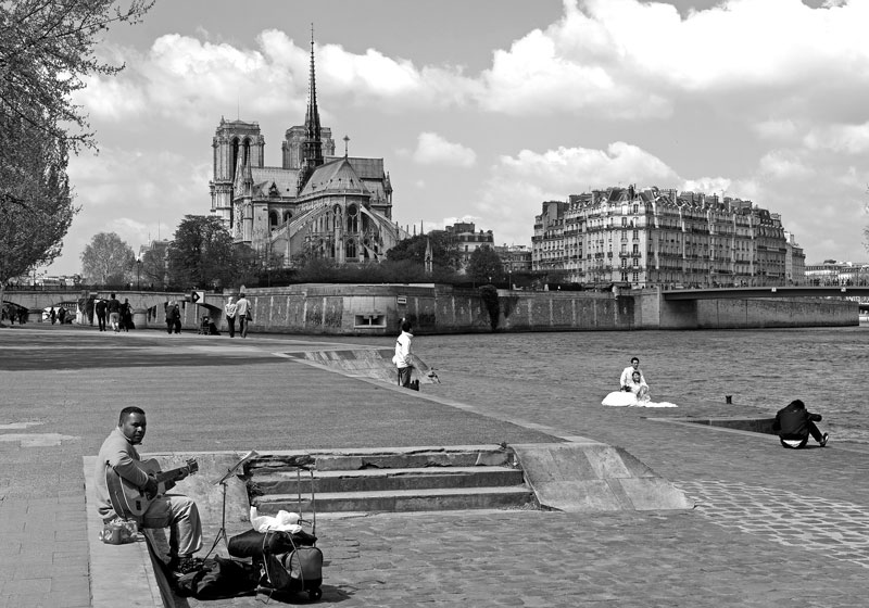 Sunday morning on the Seine