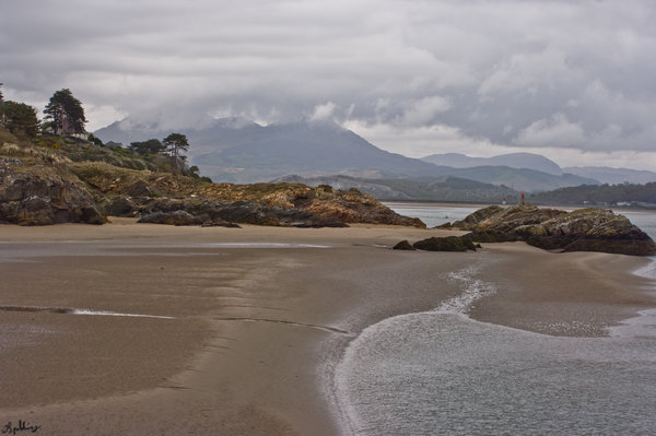 The beach at Borth Y Gest