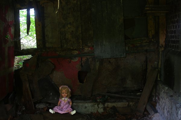Dolly In The Dark
