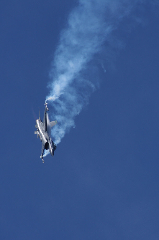 F-16 above Farnborough 2010