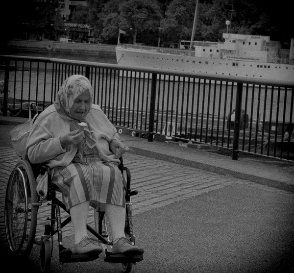 Old lady by the Thames