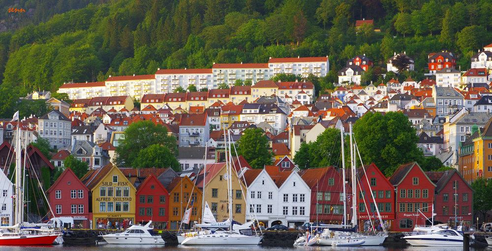 Bergen by day (cropped version)