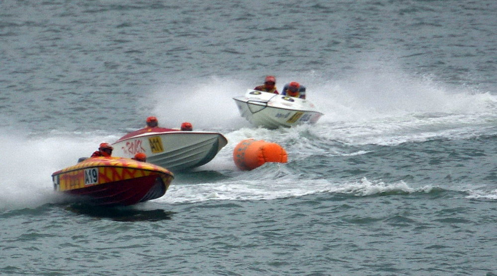 Powerboat racing again