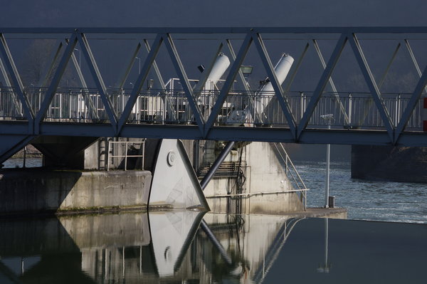weir