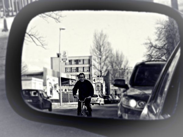 Cyclist spots his moment!