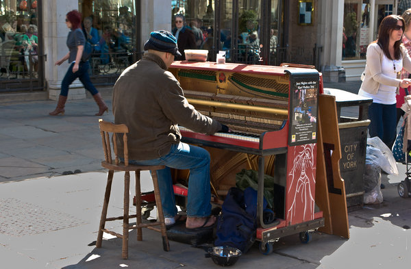 Street Performer York