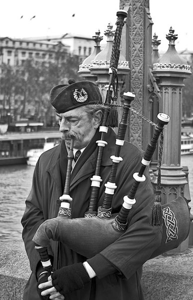 The bagpipe Busker