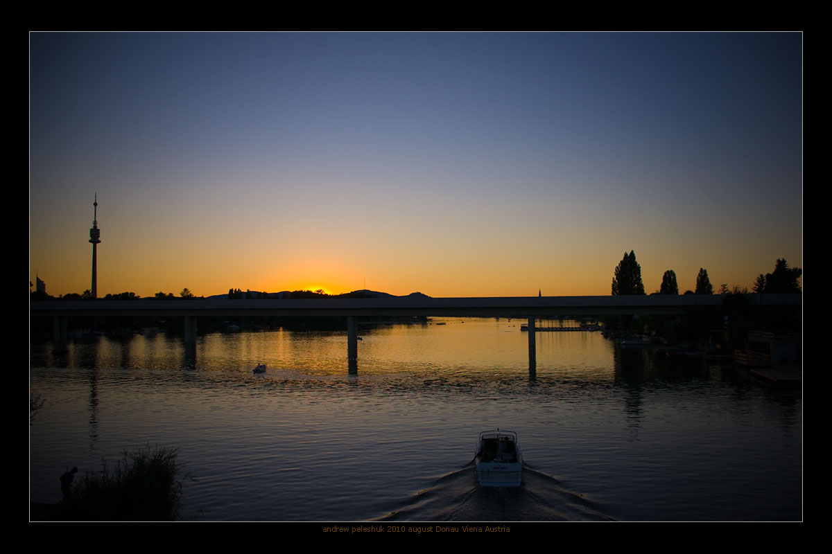 Donau. Sunset.