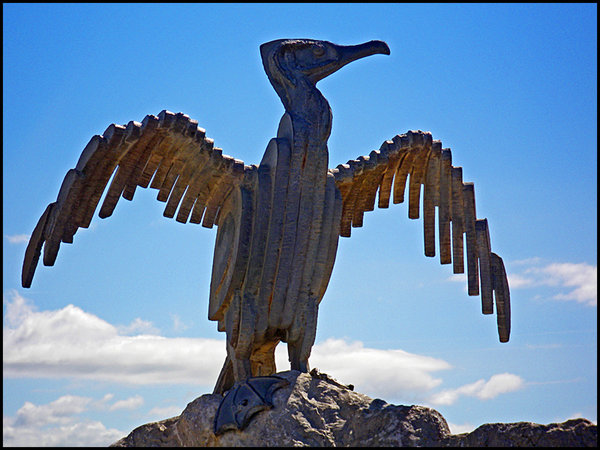 Tern statue