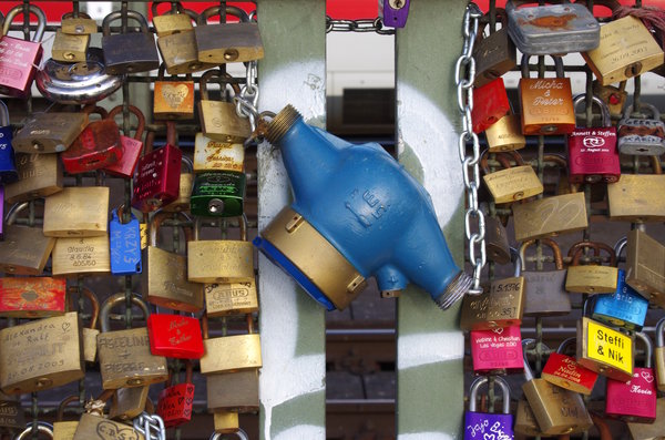 Extravagant Love Lock