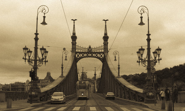 Time travel at Szabads�g bridge.