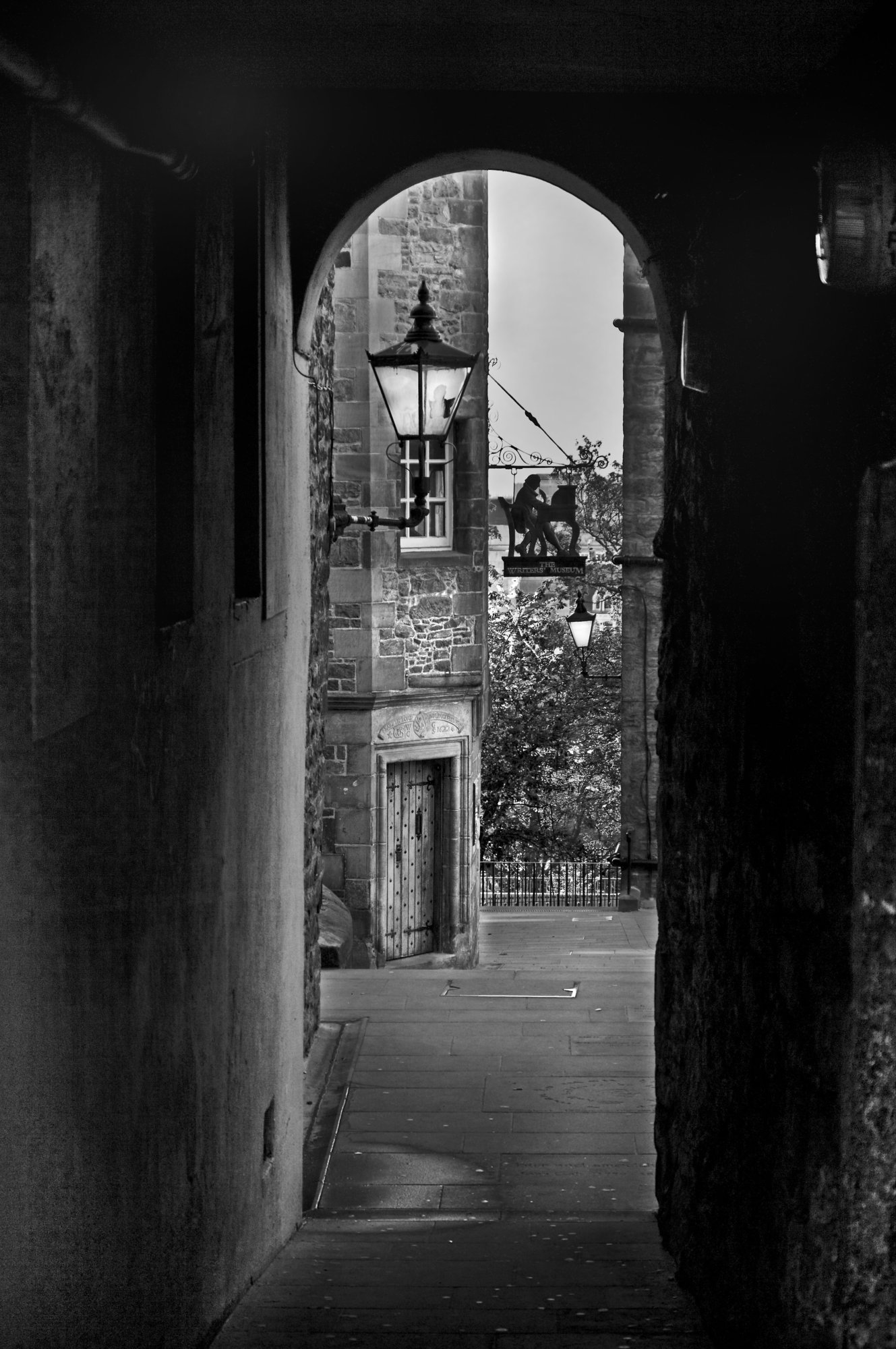 An Edinburgh Close, mono version.