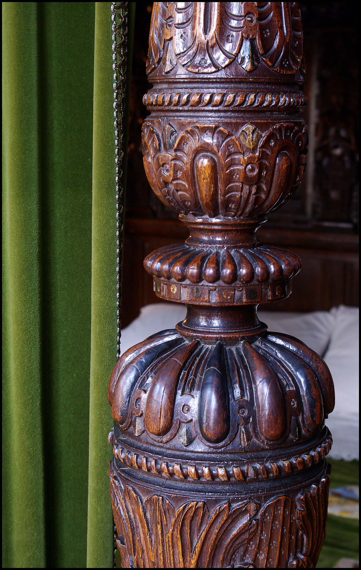 Jacobean Bed-post