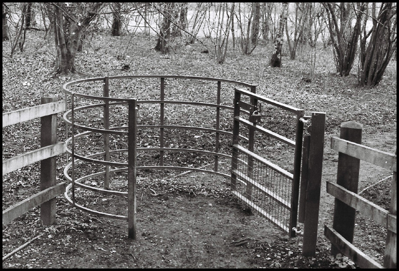 Gate