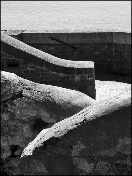 A Pattern of Walls