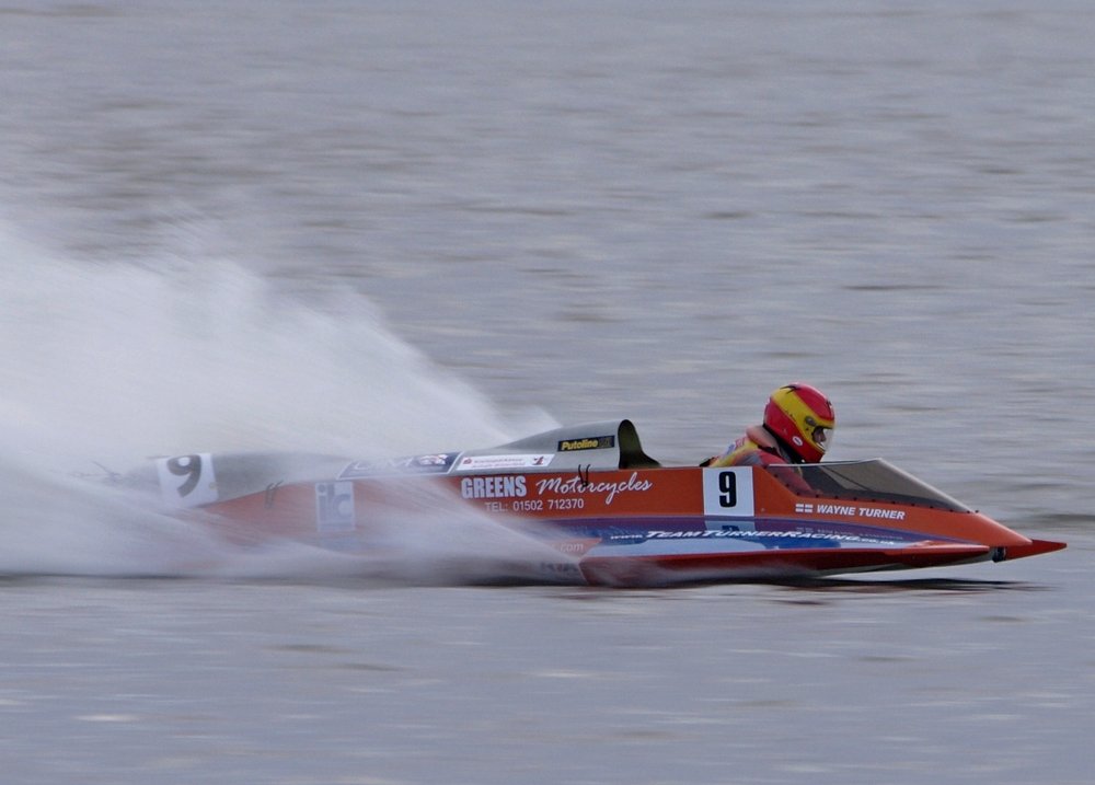 hydroplane racing