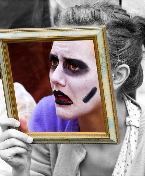 Colour framed