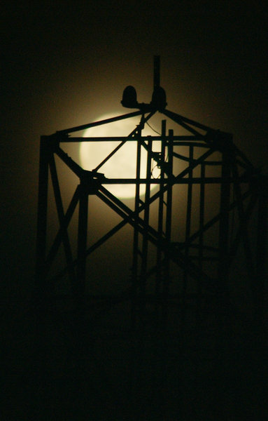 The Bright Moon Rises