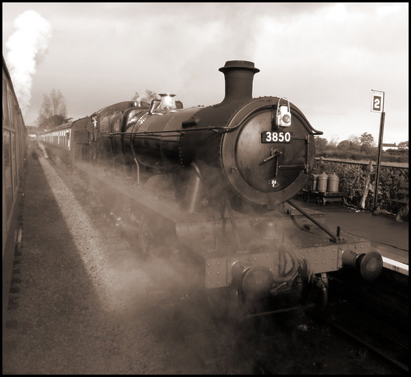 GWR 2-8-0 no. 3850 at Williton