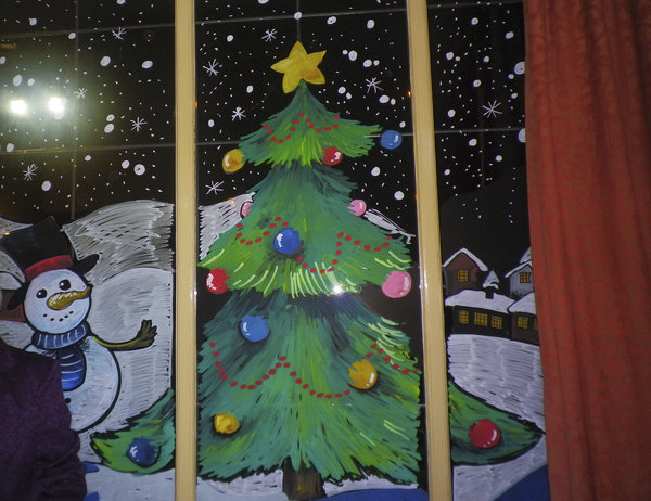 Painted Christmas Window In The Pub