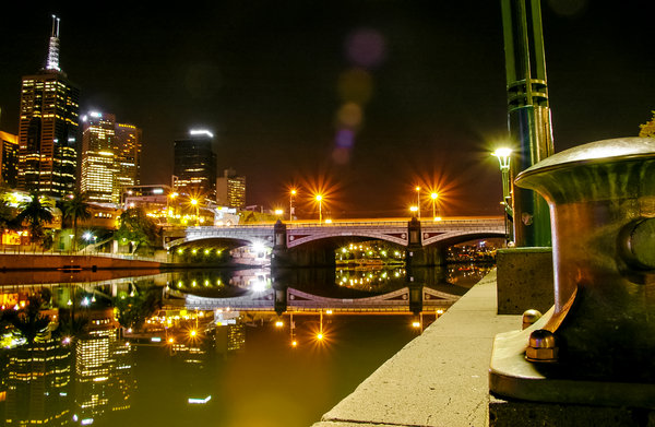 Melbourne by night 4