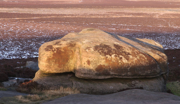 stanage edge boulder