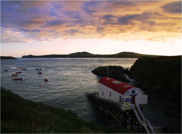 Sky-Fire over the maelstrom of Ramsey