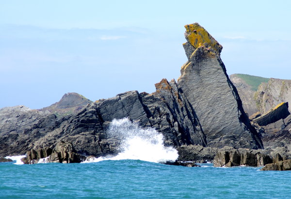 Wave on the rocks