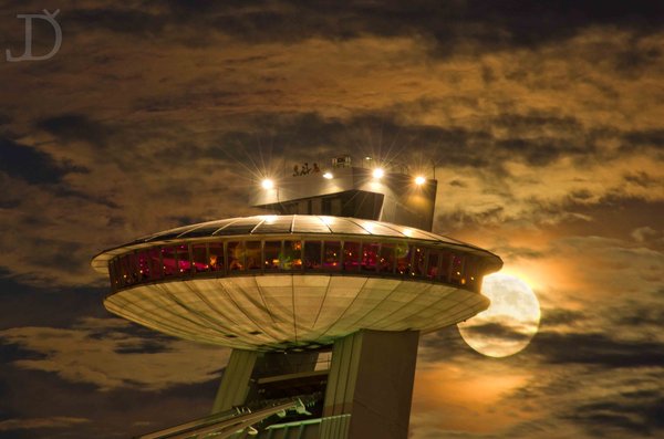 UFO on the Moon