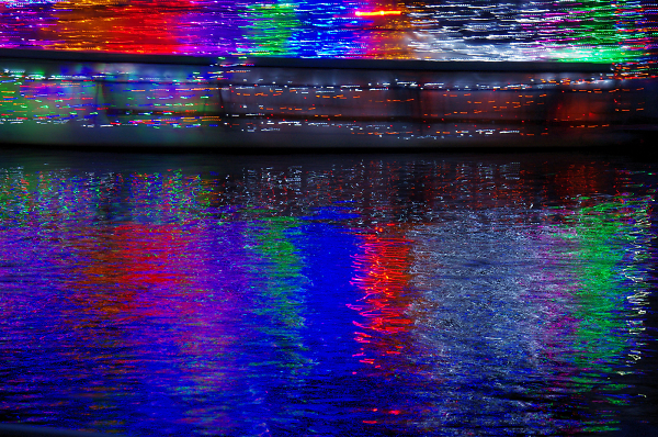Light reflections on the water