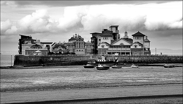 Knightstone Harbour