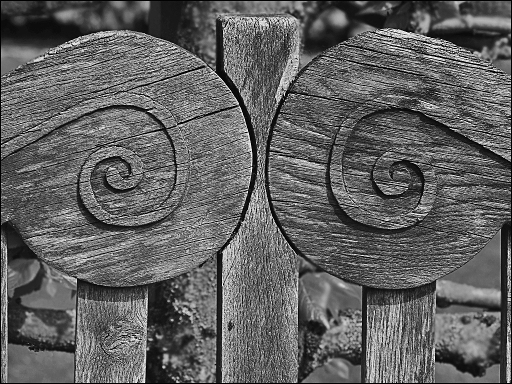 Bench  - Mono Version