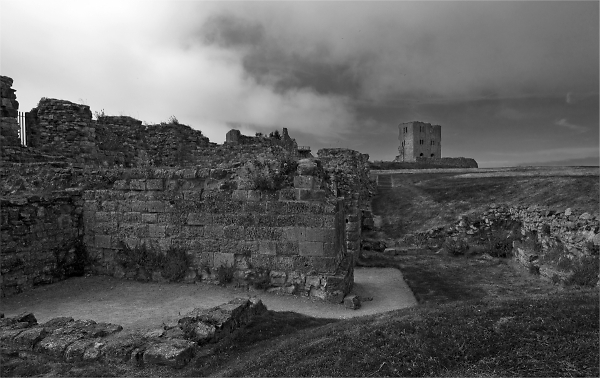 Scarborough Castle Mono