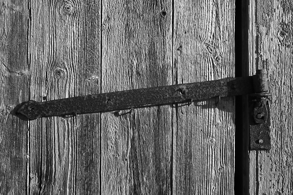 Strained Hinge