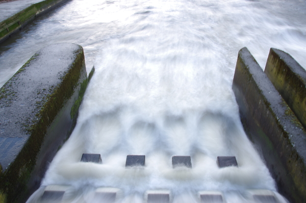weir