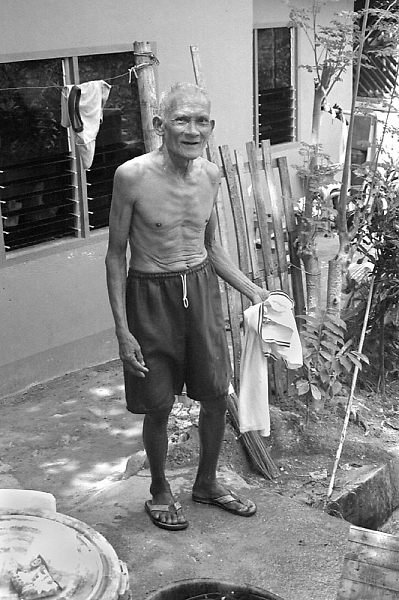 Old Uncle after his wash !