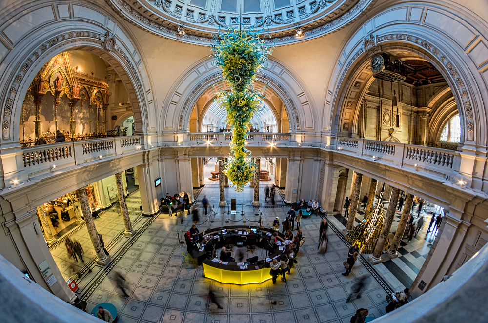 Entrance to the V&A