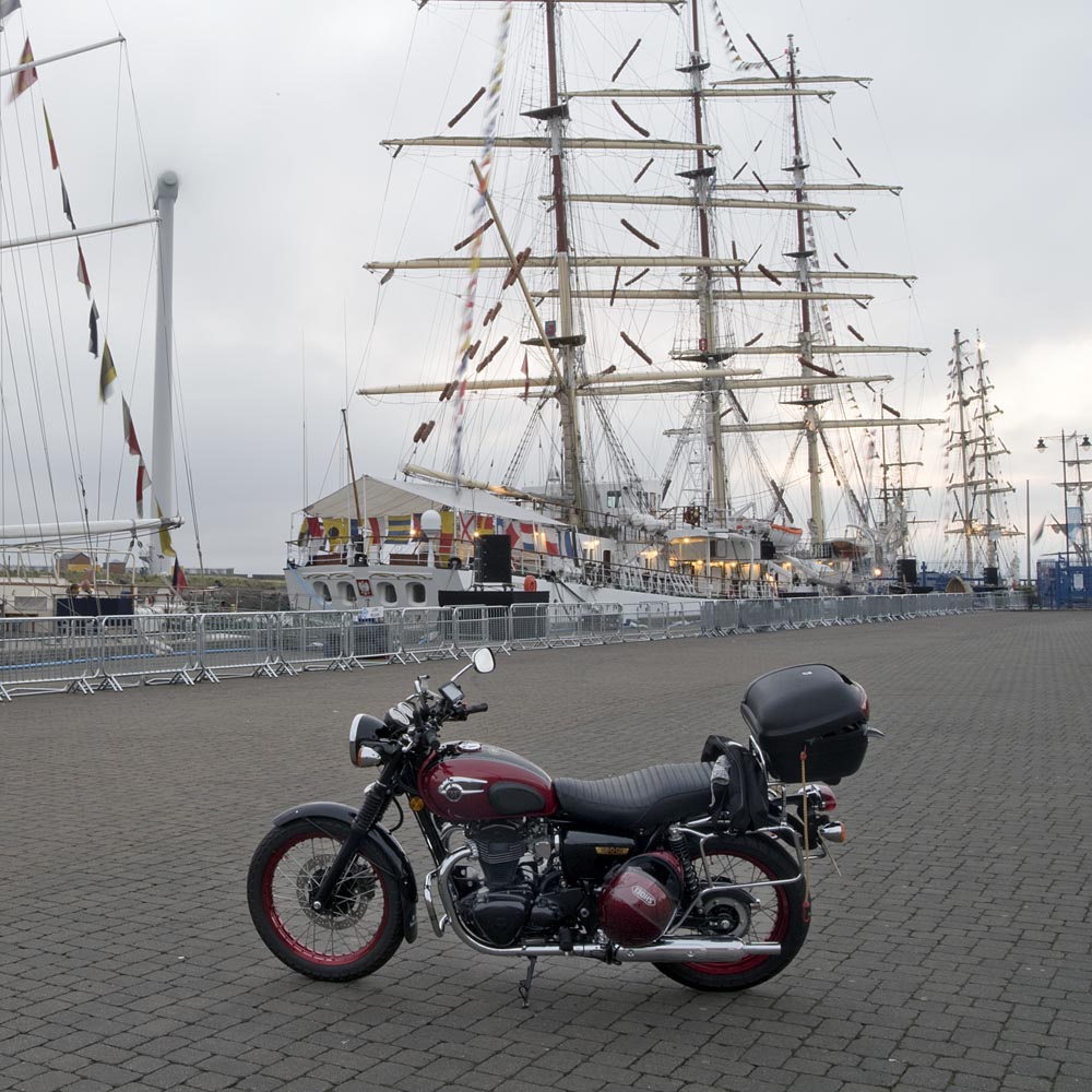 W800 with the Tall Ships