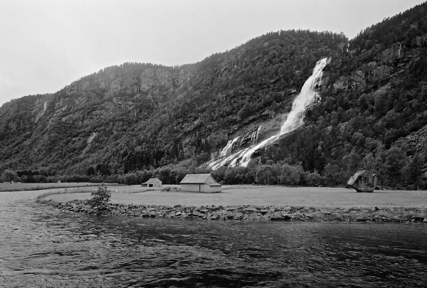 Waterfall Boulder Farmhouses