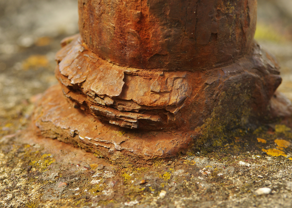 Rusty Post