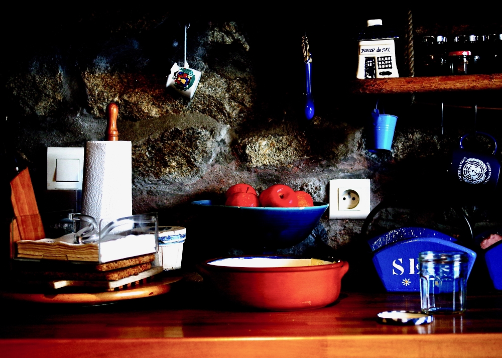 Uncomposed still living life