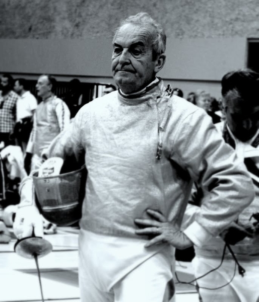 Tense fencer