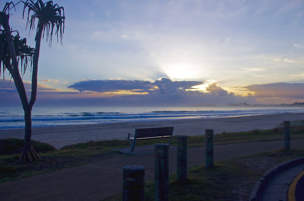 Tugun light rays